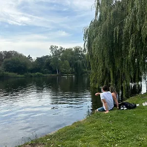 zimmer-im-grunen-an-der-alster.hamburg-hotels-de.com/
